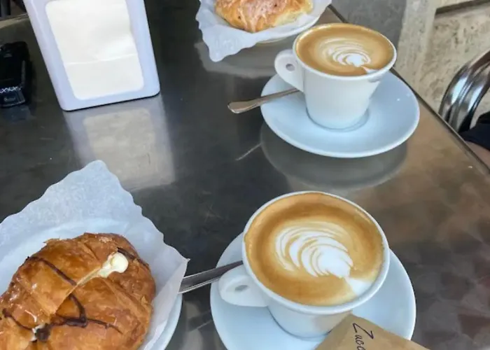 5 Stelle In Piazza Asti - Re Di -